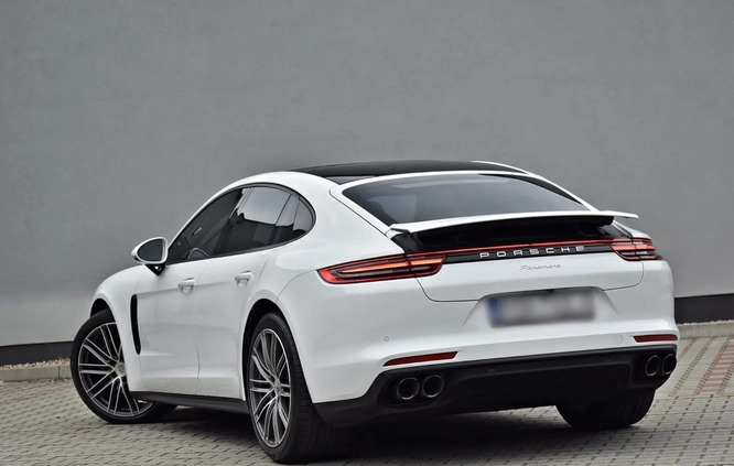 Porsche Panamera cena 341000 przebieg: 41000, rok produkcji 2019 z Toruń małe 232